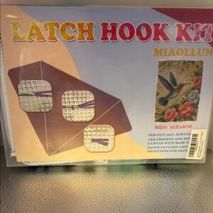 Latch Hook Kit with Hummingbird Design - Multicolor